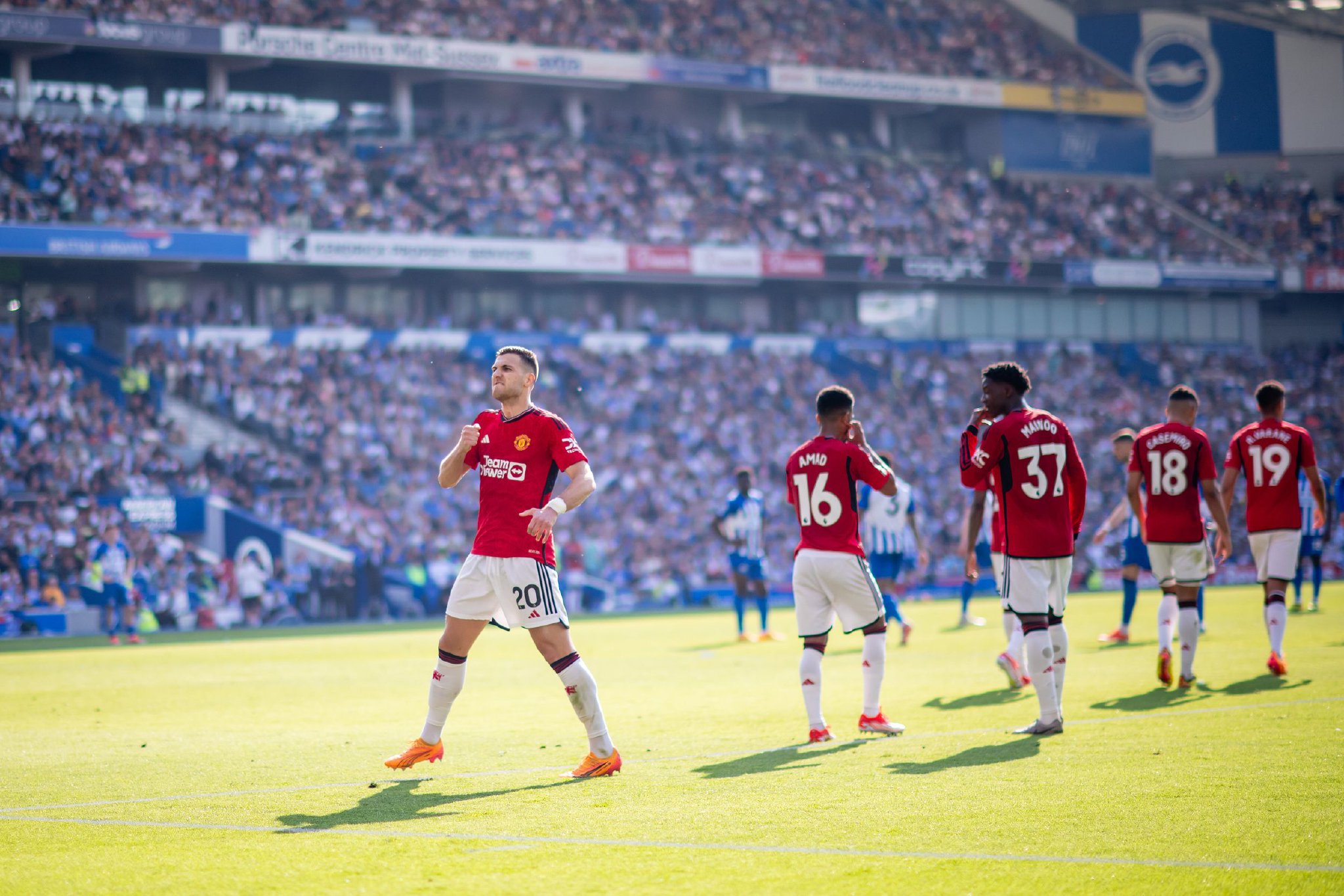 的球迷遍布 的球迷遍布